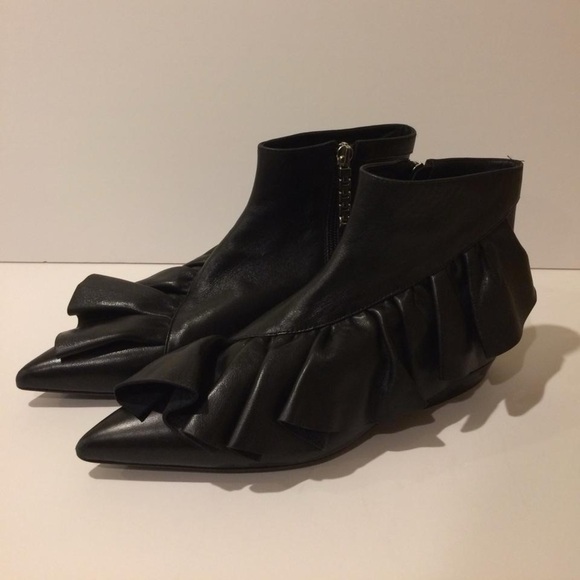 J.W.Anderson $885 New Ruffled Leather Pointy Toe Black Ankle Boots - Picture 4 of 7